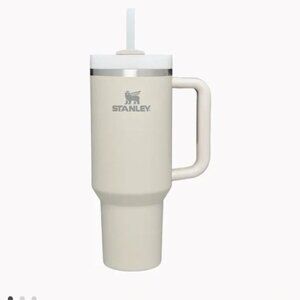 Stanley 40 OZ quencher tumble in soft matte dune Scratches